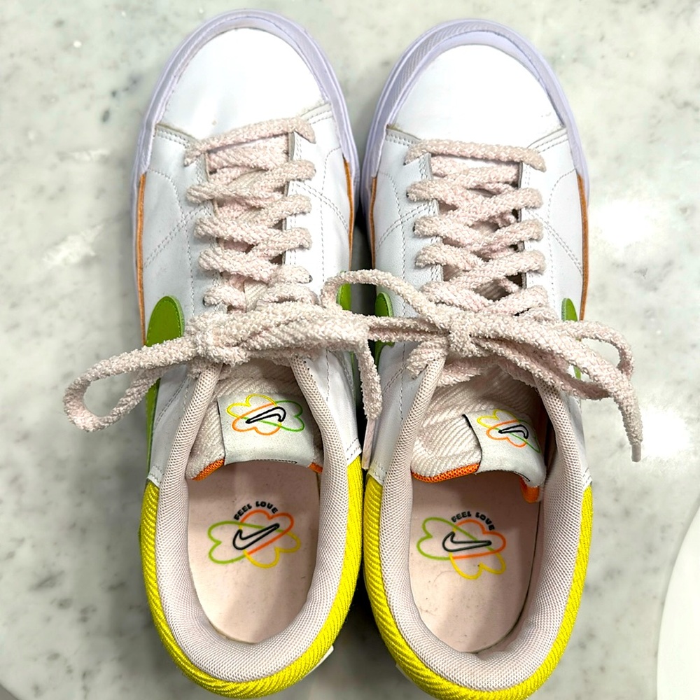 Super cute Nike sneakers. Textured laces are so fun!